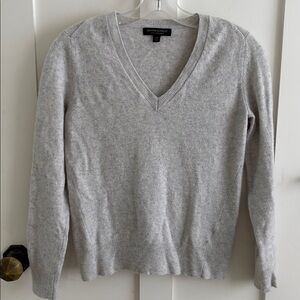 VGuC Banana Republic 100% Cashmere Light Gray V neck Sweater Sz XS